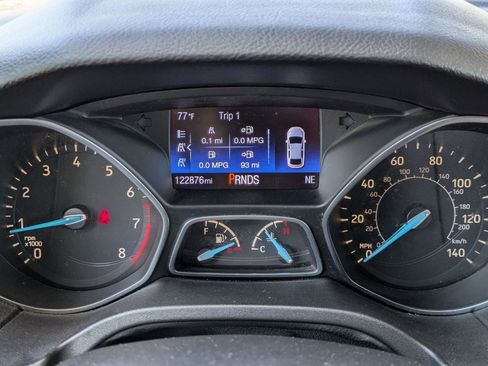 Used 2016 Ford Focus SE w/ SE Sport Package FWD image 17