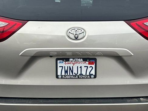 Certified 2017 Toyota Sienna LE image 16