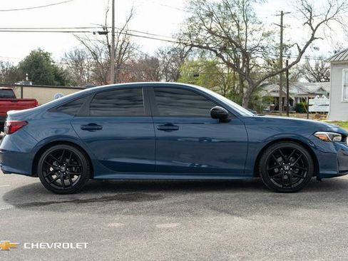 Used 2025 Honda Civic Sport image 4