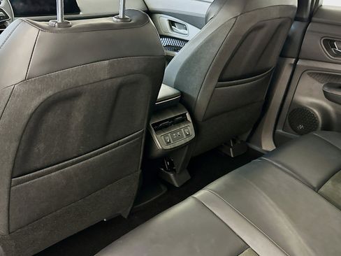 Used 2024 Nissan Ariya AWD image 28