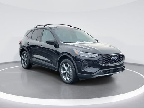 New 2026 Ford Escape ST-Line w/ Tech Pack #1 image 2
