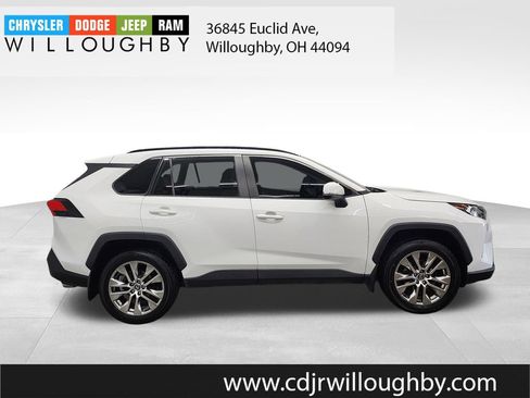 Used 2020 Toyota RAV4 XLE Premium AWD/4WD image 4