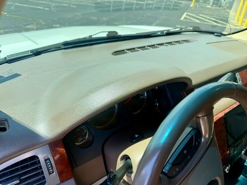 Used 2010 Chevrolet Tahoe LT AWD/4WD image 34