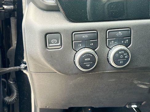 Used 2025 GMC Sierra 1500 Elevation AWD/4WD image 10