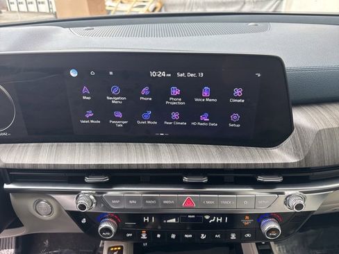 Certified 2024 Kia Telluride SX Prestige w/ Towing Package image 14