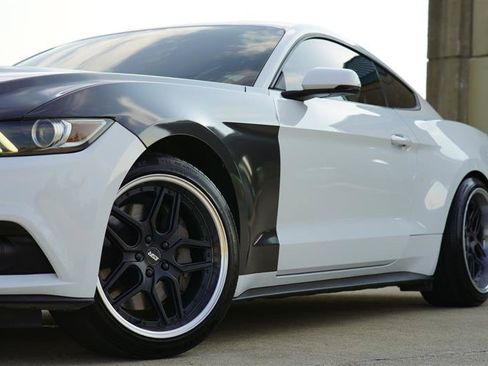 Used 2015 Ford Mustang Coupe RWD image 11