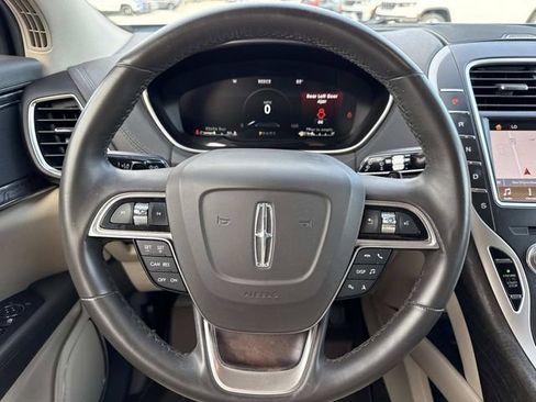 Used 2019 Lincoln Nautilus Select FWD image 14