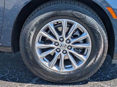 Used 2023 Buick Enclave Essence FWD image 12