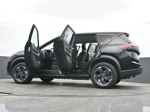 Used 2025 Nissan Rogue SV AWD/4WD image 70
