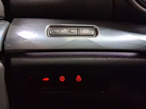 Used 2021 Nissan Maxima SR w/ Sport Mat Group image 10