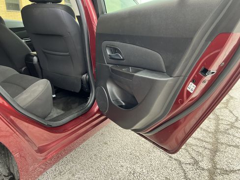 Used 2016 Chevrolet Cruze LT w/ Technology Package image 28