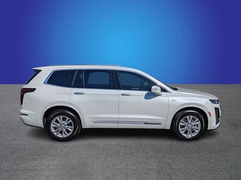 New 2025 Cadillac XT6 Luxury image 6