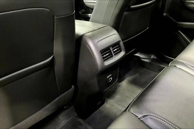 Used 2023 GMC Terrain SLT w/ Infotainment Package II FWD image 10