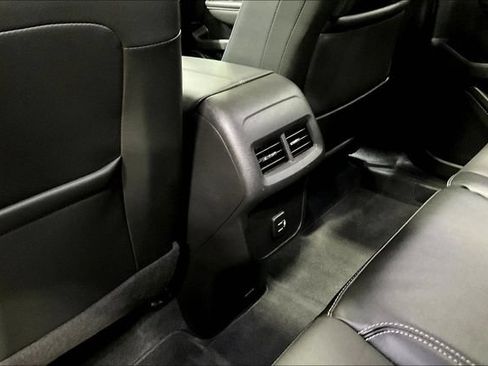 Used 2023 GMC Terrain SLT w/ Infotainment Package II FWD image 10