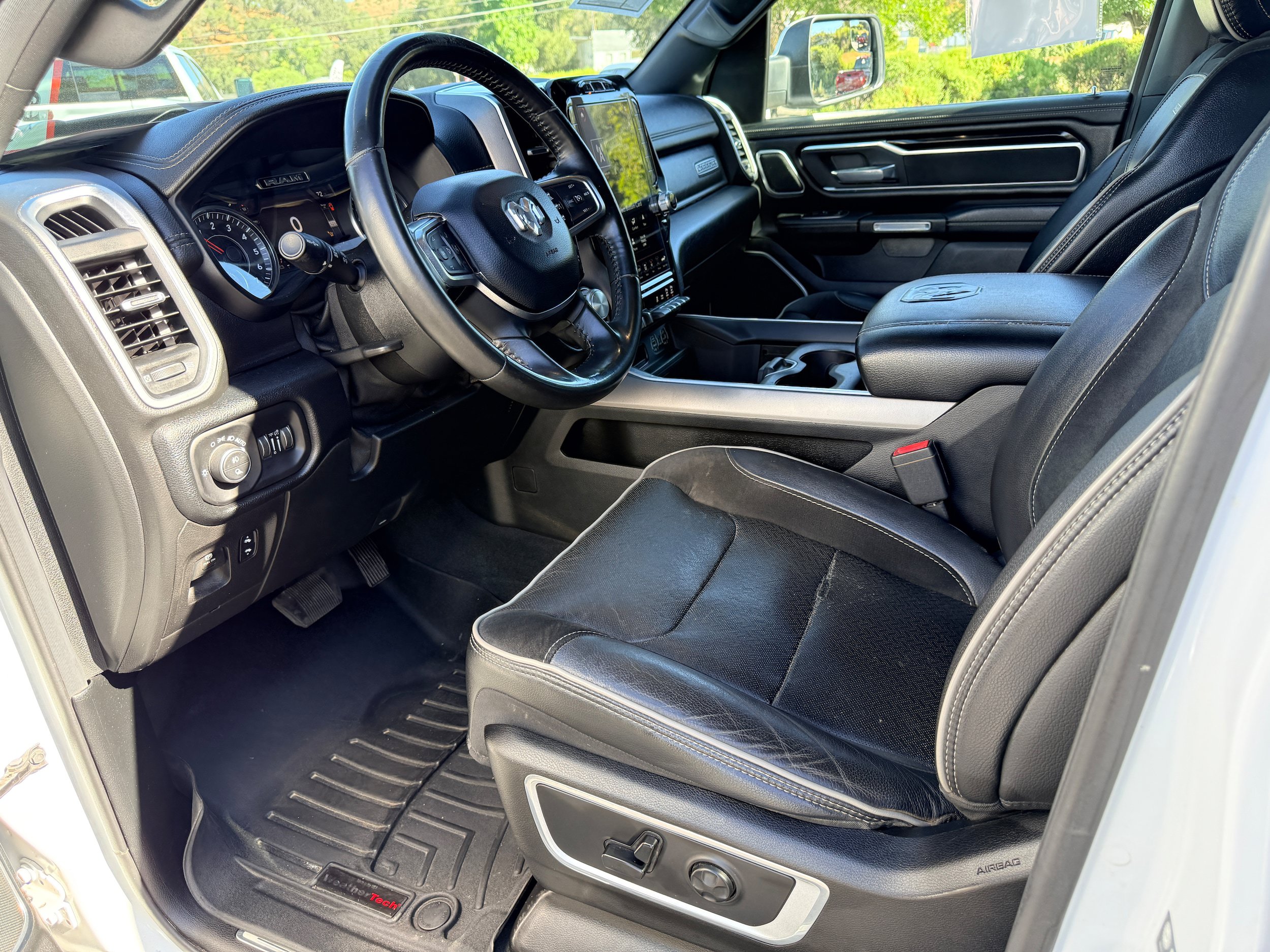 Used 2021 RAM 1500 Laramie AWD/4WD image 11