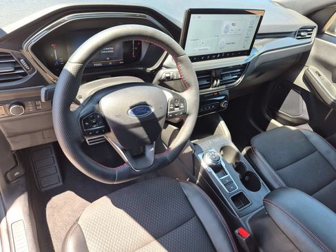 Used 2024 Ford Escape ST-Line w/ Tech Pack #1 AWD/4WD image 12