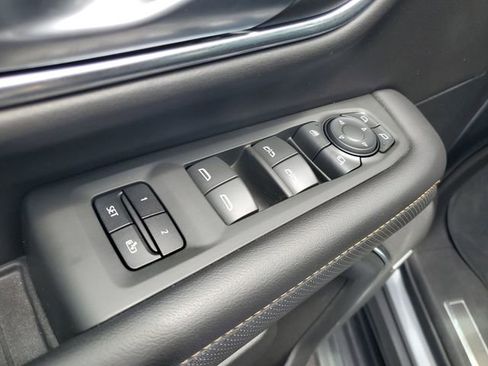 Used 2022 GMC Yukon XL AT4 w/ Max Trailering Package AWD/4WD image 9