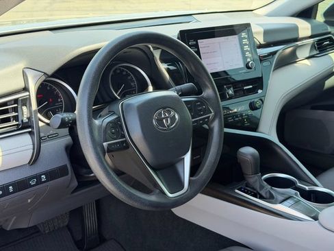 Used 2022 Toyota Camry LE w/ Carpet Mat Package (TMS) FWD image 10