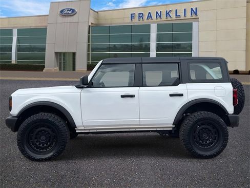 New 2025 Ford Bronco 4-Door image 4