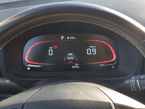 Used 2024 Hyundai Venue SEL image 23