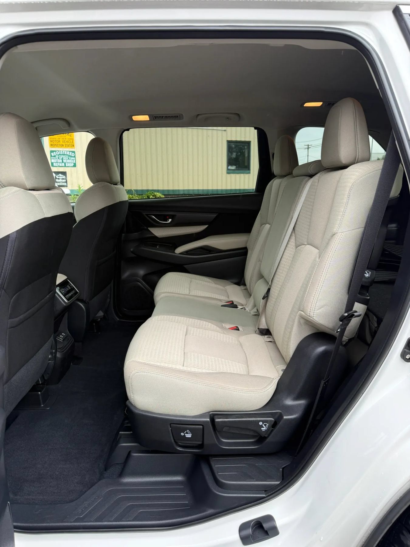 Used 2021 Subaru Ascent Premium w/ Convenience Package AWD/4WD image 17