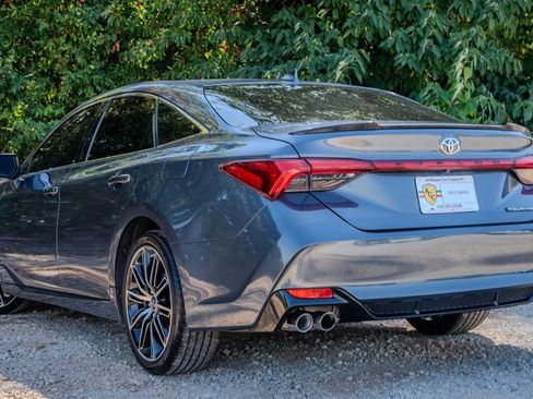 Used 2019 Toyota Avalon Touring w/ All Weather Liner Package FWD image 3