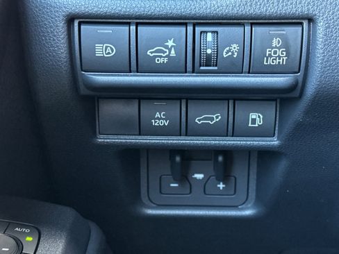 Certified 2025 Toyota Land Cruiser Base image 35