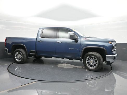 New 2026 Chevrolet Silverado 2500 LTZ w/ LTZ Premium Package image 3