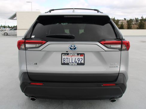 Certified 2021 Toyota RAV4 XLE w/ Convenience Package image 4