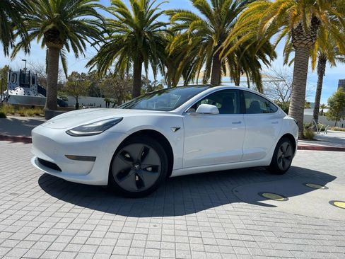 Used 2020 Tesla Model 3 Standard Range Plus image 3