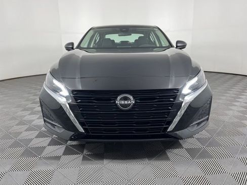 Used 2024 Nissan Altima 2.5 SV image 4