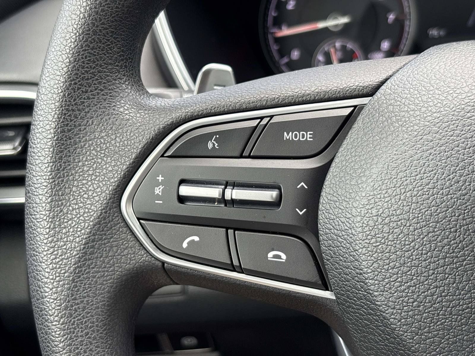 Used 2022 Hyundai Santa Fe SE FWD image 16