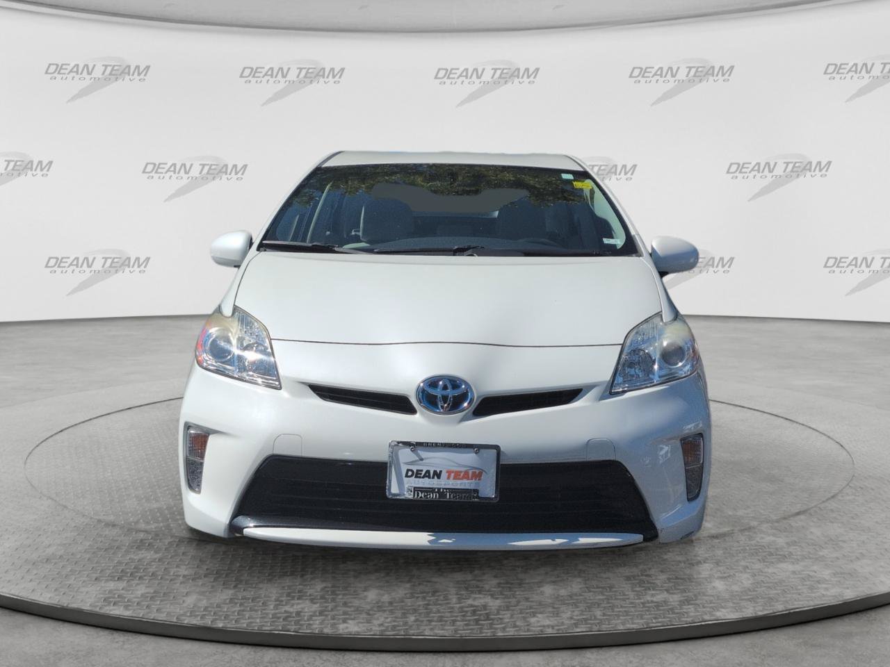 Used 2015 Toyota Prius Two FWD image 2