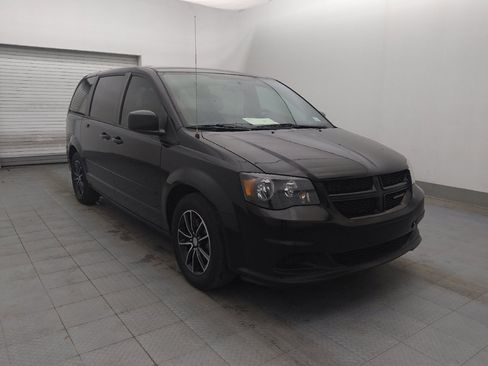 Used 2017 Dodge Grand Caravan SE image 13