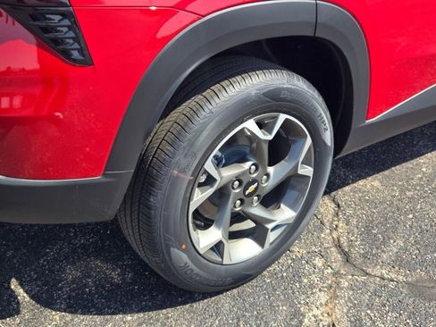 New 2026 Chevrolet Trax LT w/ Driver Confidence Package image 9