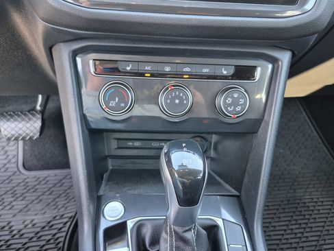 Used 2022 Volkswagen Tiguan S FWD image 26