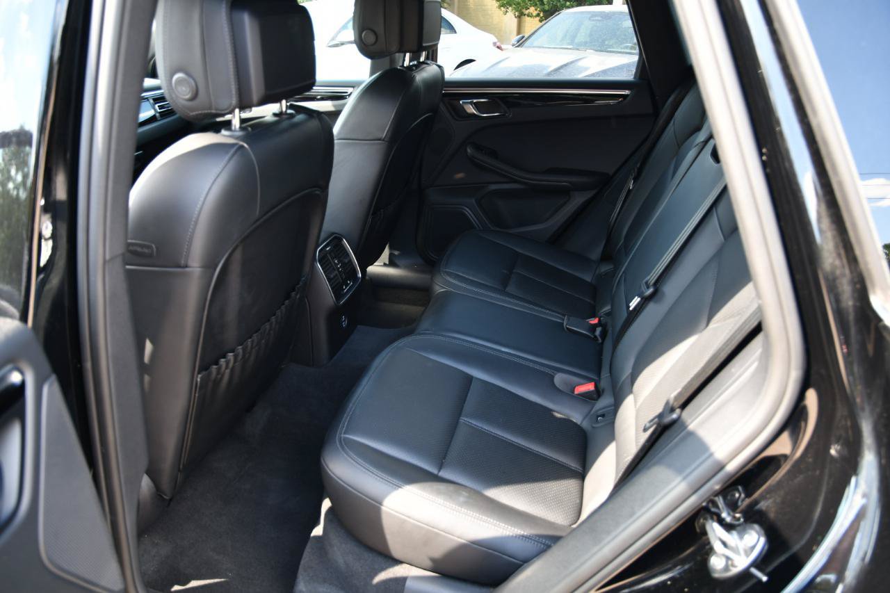 Used 2024 Porsche Macan AWD/4WD image 13