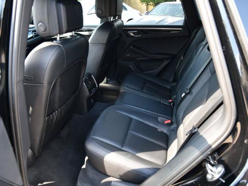 Used 2024 Porsche Macan AWD/4WD image 13