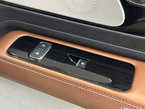 Used 2020 Lincoln Aviator Reserve w/ Equipment Group 202A image 32