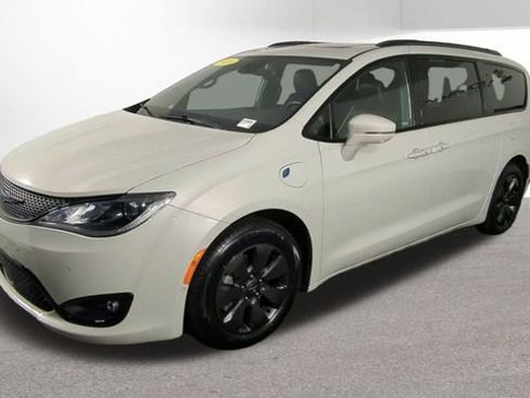 Used 2020 Chrysler Pacifica Limited w/ Advanced Safetytec Group image 5