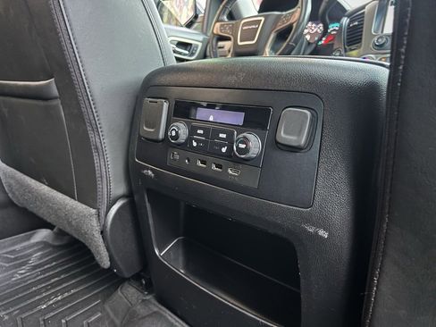 Used 2018 GMC Yukon Denali w/ Denali Ultimate Package image 34