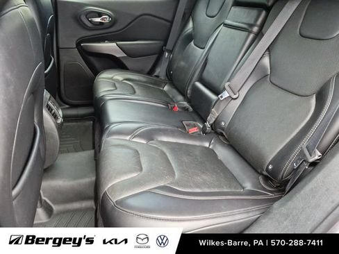 Used 2019 Jeep Cherokee Limited AWD/4WD image 24