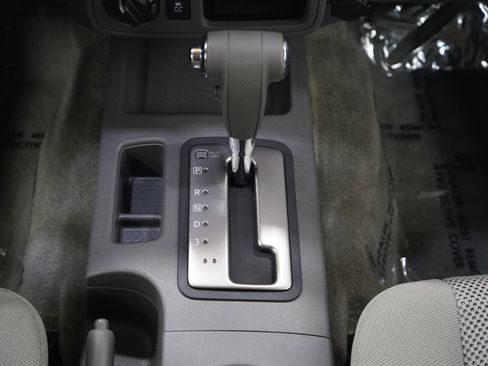 Used 2017 Nissan Frontier SV image 17