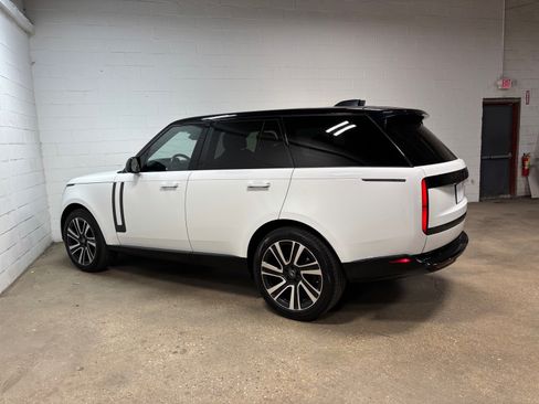 Used 2023 Land Rover Range Rover SE AWD/4WD image 10