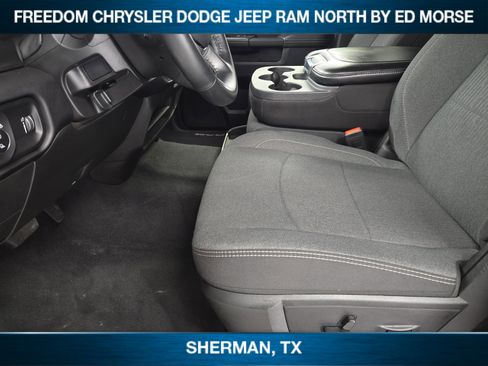 Used 2024 RAM 2500 Big Horn w/ Sport Appearance Package image 8