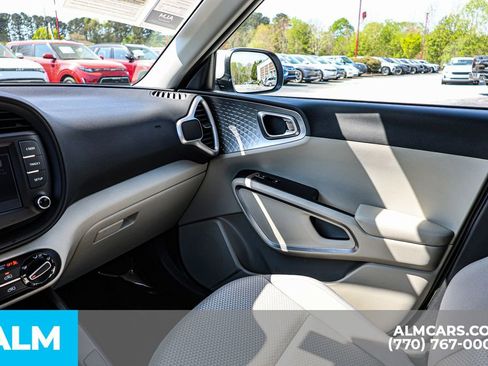 Used 2025 Kia Soul LX FWD image 42