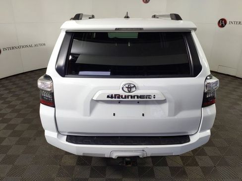 Used 2020 Toyota 4Runner SR5 Premium w/ Moonroof Package AWD/4WD image 5