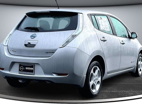 Used 2014 Nissan Leaf SV w/ LED & Quick Charge Package image 6