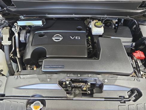 Used 2014 Nissan Pathfinder SV FWD image 29
