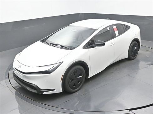 New 2026 Toyota Prius LE image 29